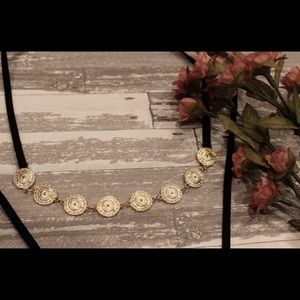 Gold Disc Choker
